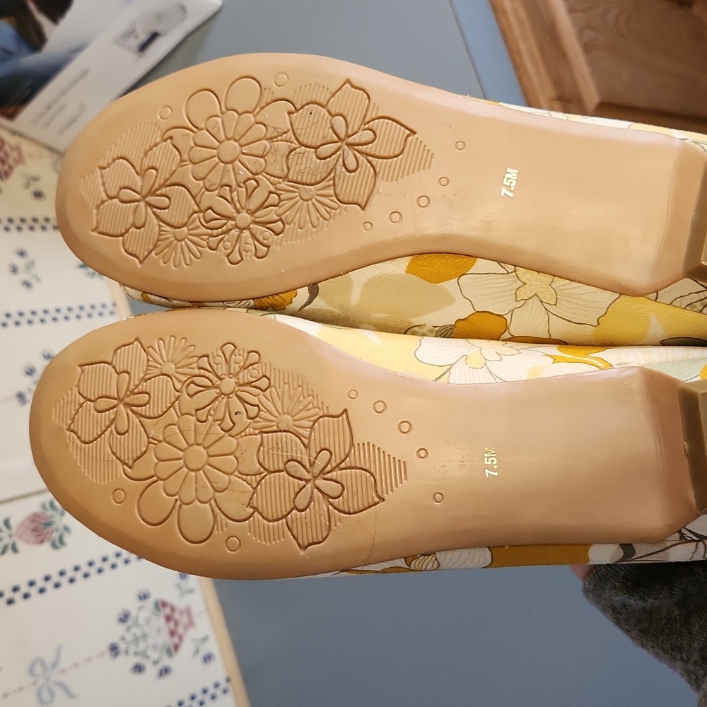 NWOT Mudd Size 7.5M Flats - Picture 6 of 7